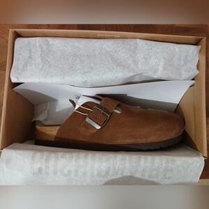 🆕️ Cushionaire Hana Leather Clog